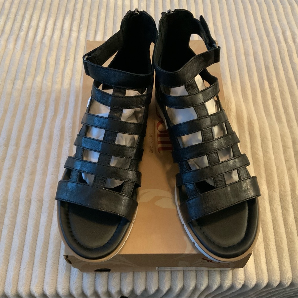 Sofft Mahari Black Gladiator Sandals 9.5